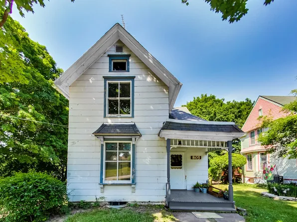 805 S 6th Ave, St Charles, IL 60174