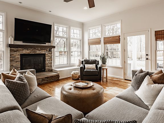 5th image of 1303 Meadowbrook Dr