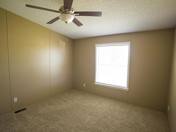 4th image of 722 S 368th Dr