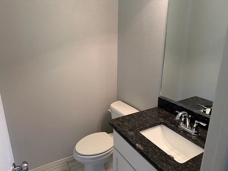 811 Linda St — Photo 11