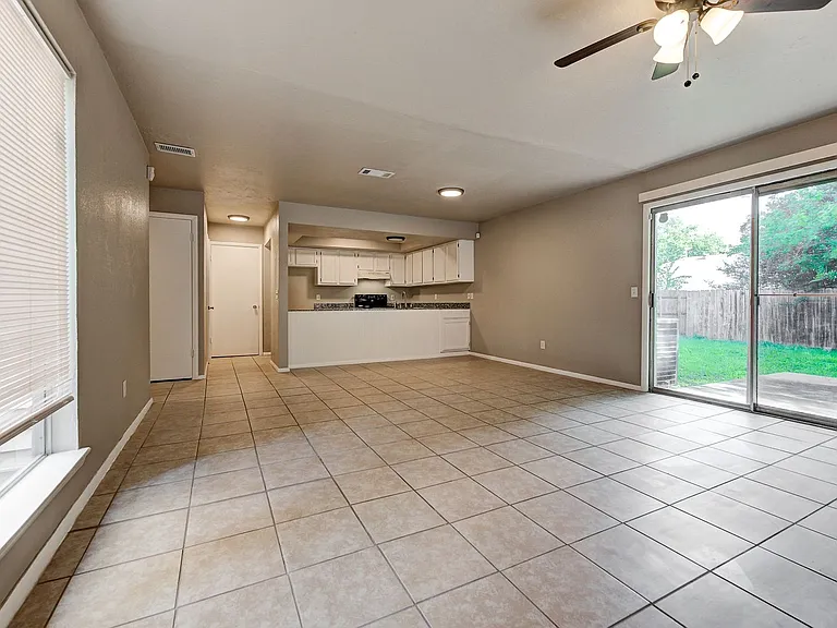 2221 NW 117th St — Photo 32