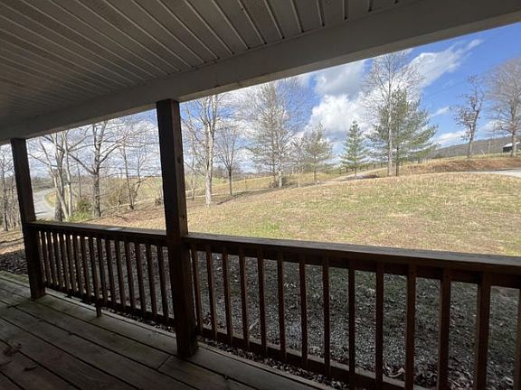 4th image of 852 Richardson Rd