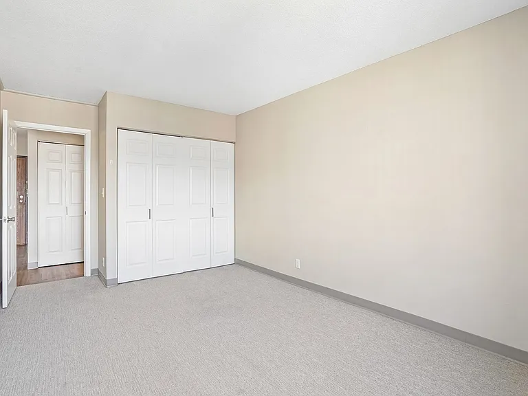 Irvine Park Towers — Photo 12