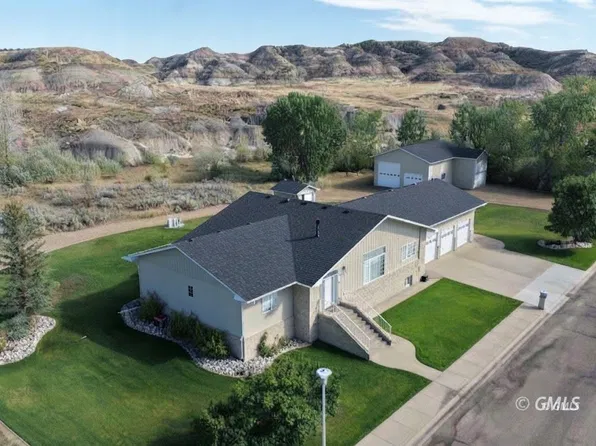 229 Georgetown Dr, Glendive, MT 59330