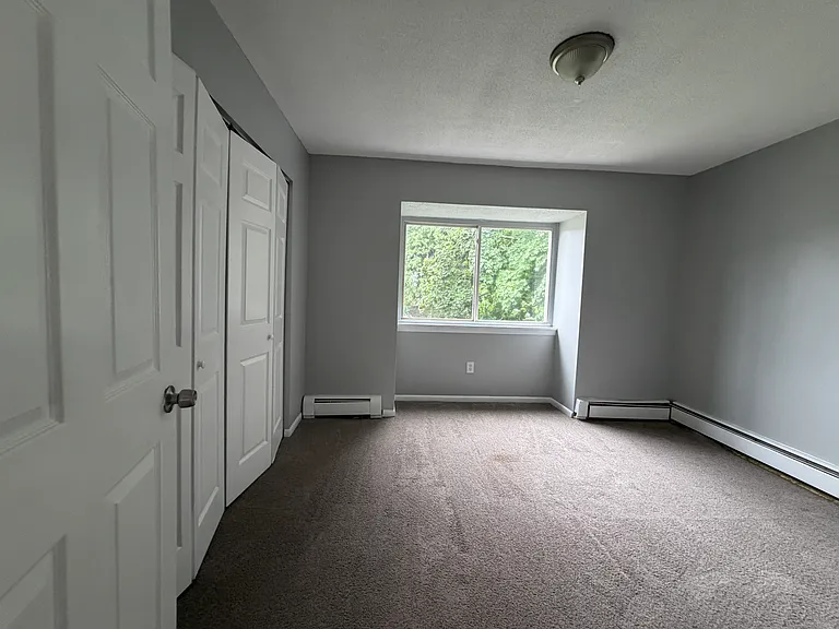 1054 Bank St #12F — Photo 18