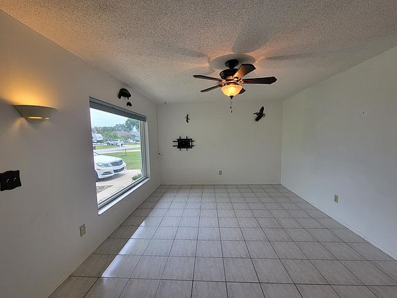 2nd image of 532 NW Azine Avenue