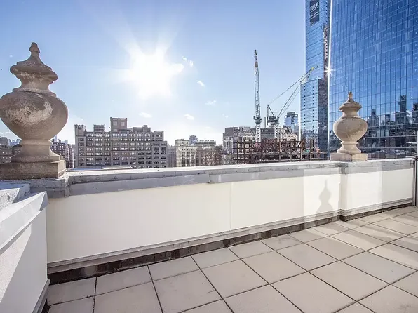 360 West 34th Street image 1 of 8