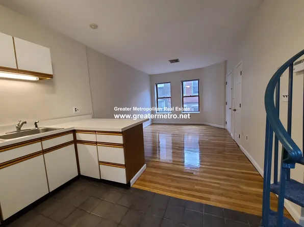 30 Clark St APT 4, Boston, MA 02109