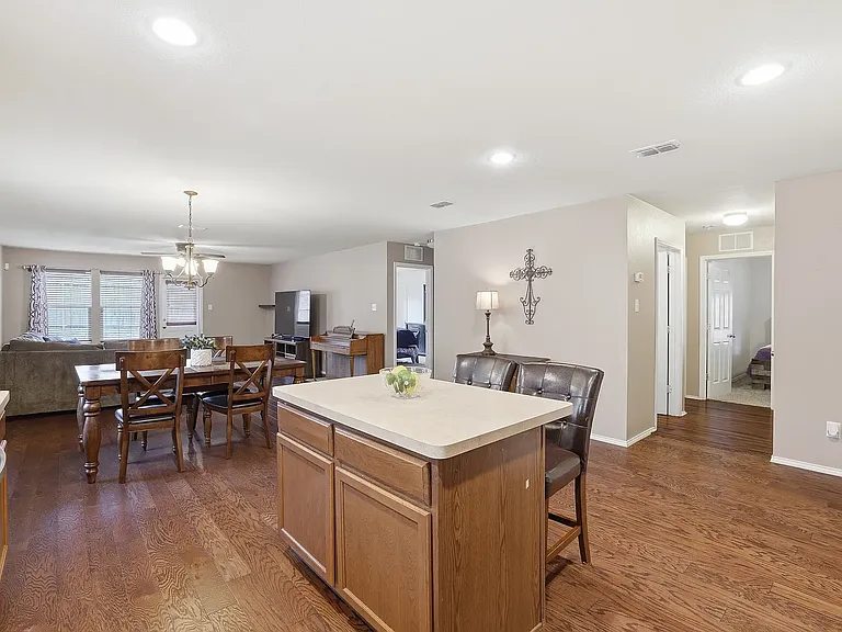 3003 Pinyon Pl — Photo 6