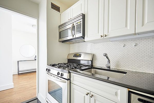 2nd image of 233 E 93rd St #3