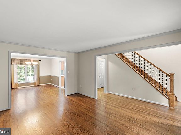 5th image of 223 Asbury Rd
