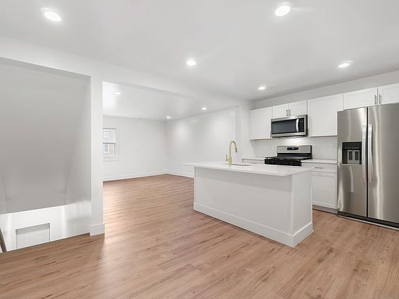 4th image of 143 S 12th St Floor 2