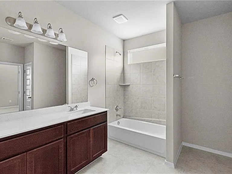 124 Fabion St — Photo 12