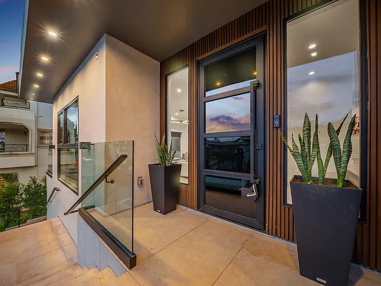Jupiter Dr — Photo 36