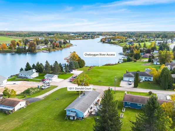 1011 Donald Ct, Cheboygan, MI 49721