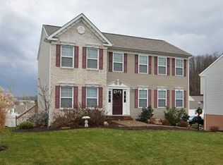 308 Chanticleer Cir, New Stanton, PA 15672
