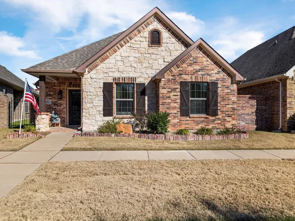 3502 Fountain Way, Granbury, TX 76049