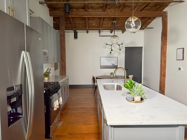 437 W Grant St #302 — Photo 10