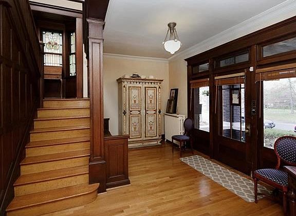 4th image of 616 Bellerive Blvd