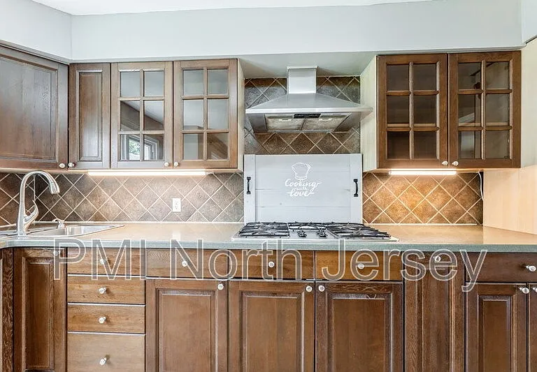 150 Pleasant Ave — Photo 12