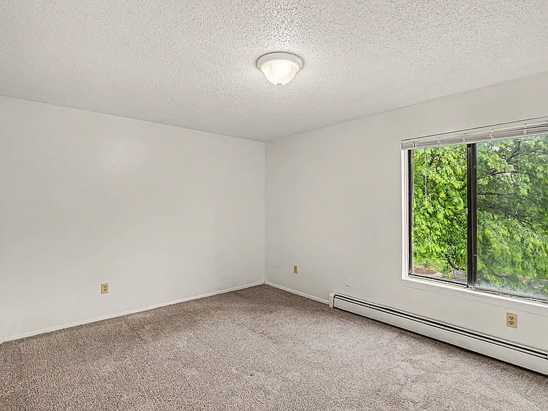 Waverly Park Apartments — Photo 59