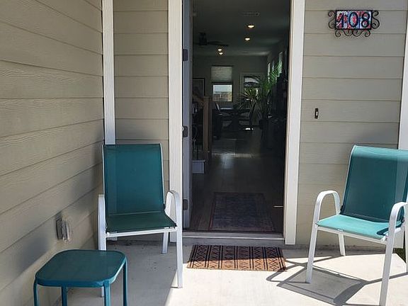 2nd image of 108 Blue Hibiscus Dr