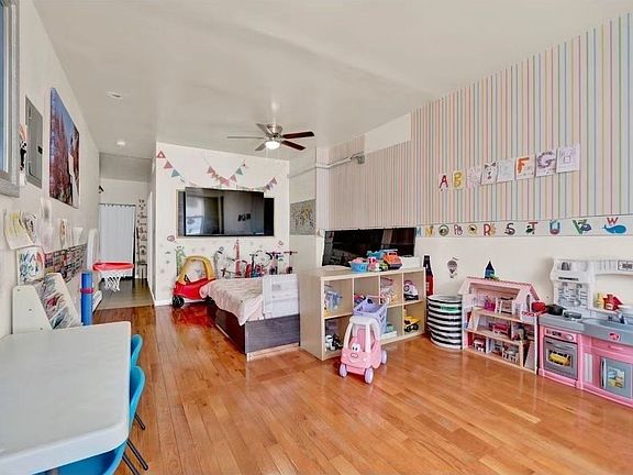 3rd image of 6726 13th Ave Floor 1
