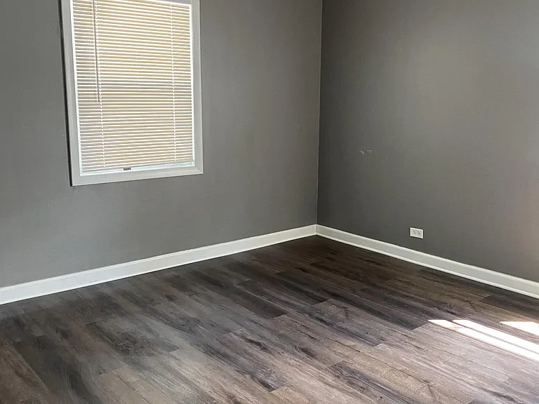 17155 Lorenz Ave — Photo 2