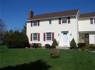 160 Hollyvale Dr, Rochester, NY 14618