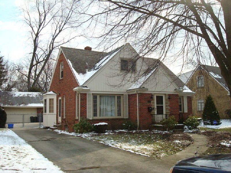 1st image of 2814 Meadowwood Dr