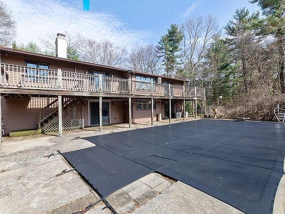 5th image of 130 Wood Cove Dr