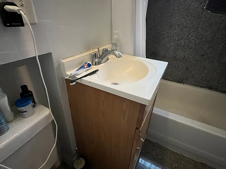 48 Hereford St #2A — Photo 4