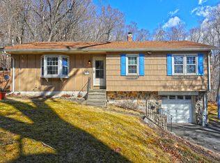 4 Cheshire Rd, Wallingford, CT 06492