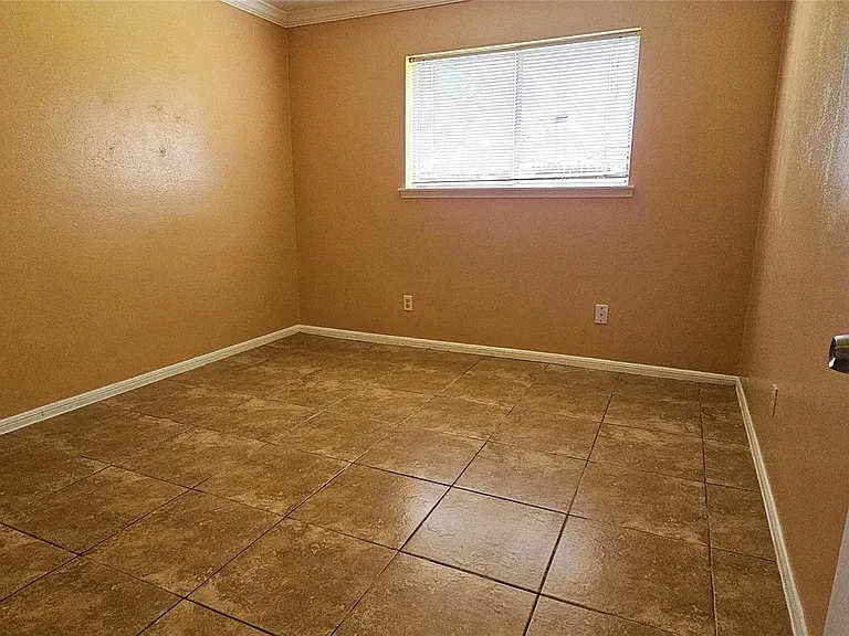 6719 McCullum Rd — Photo 14