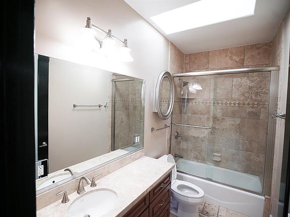 4th image of 18245 Burbank Blvd Unit 104