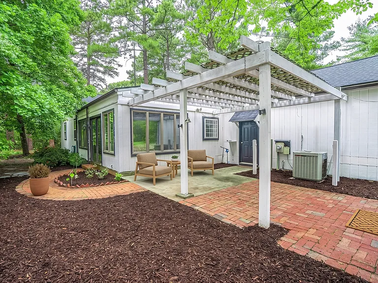 4433 Airport Rd — Photo 12