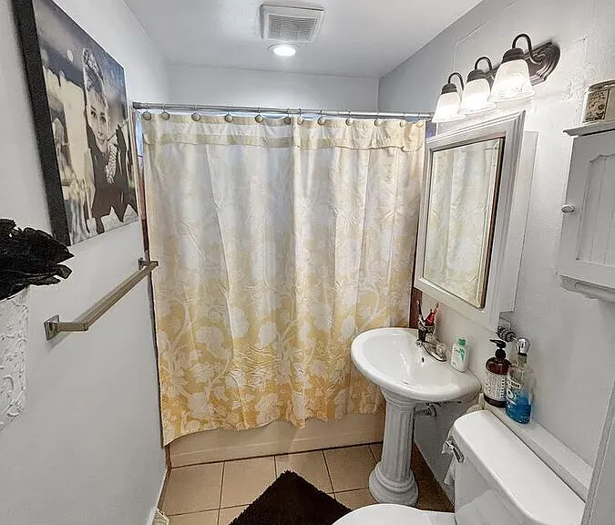 912 Oakwood Dr — Photo 6