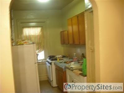 2nd image of 945 Grant Ave