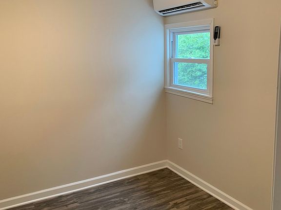 4th image of 113 W Queen Ln Floor 3