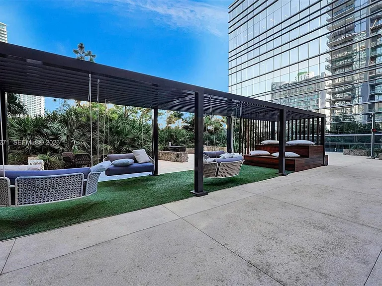 88 SW 7th St #2106 — Photo 41
