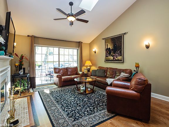 4th image of 235 Lorraine Cir
