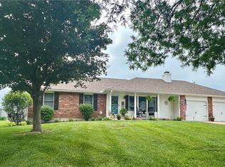 18600 152nd St, Basehor, KS 66007