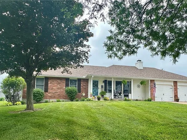 18600 152nd St, Basehor, KS 66007