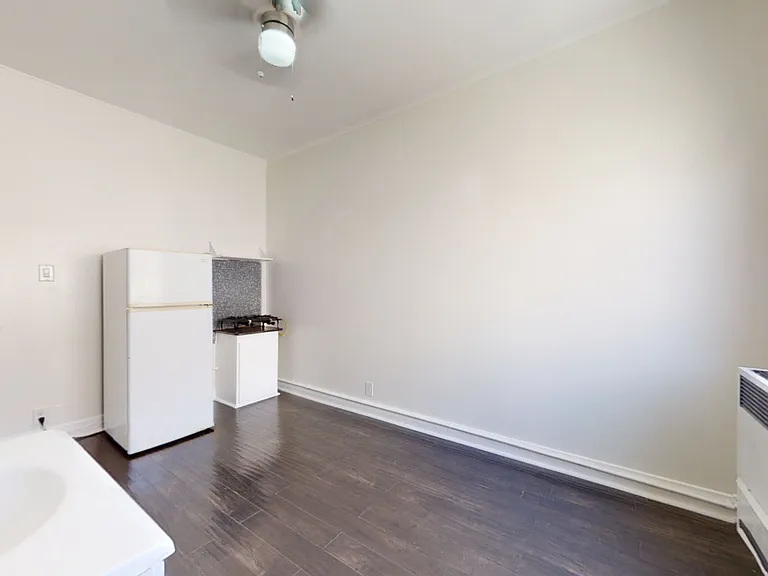 18th Street Apartments — Photo 22
