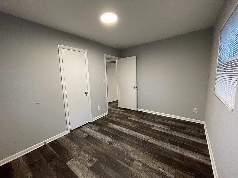 2815 Ravencroft Dr — Photo 17