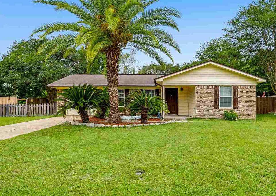 1st image of 388 Crestfield Cir
