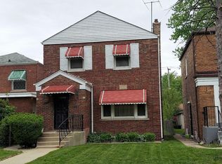8904 S Crandon Ave, Chicago, IL 60617