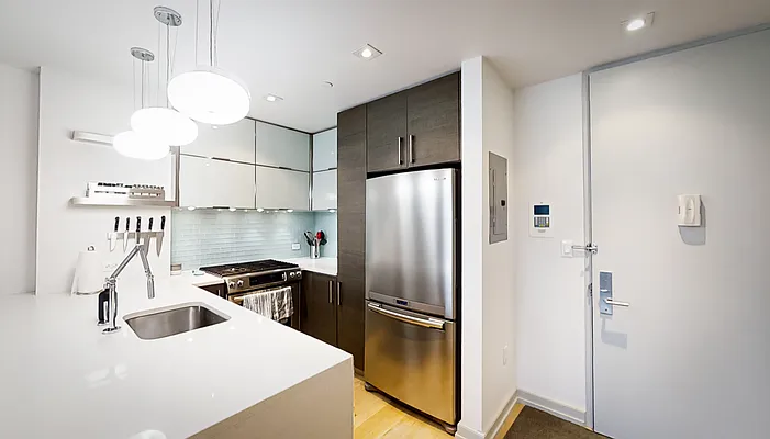 Sold by Modern Spaces | media 6