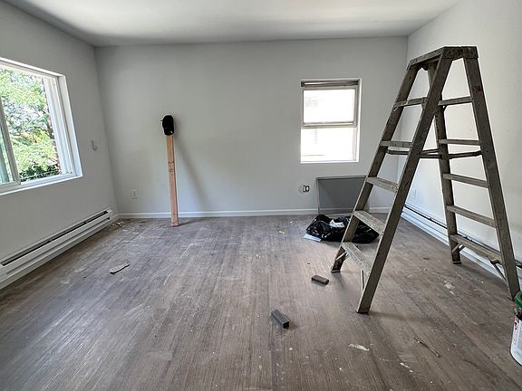 4th image of 939 Wheeler Ave #1
