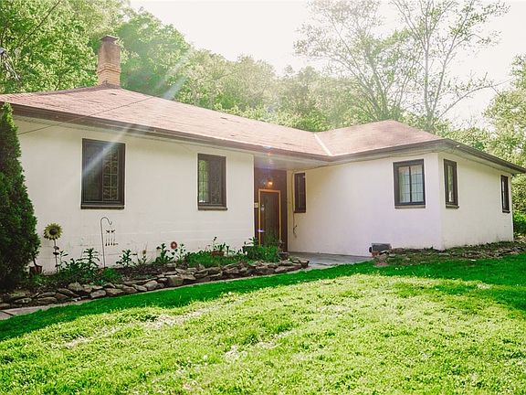 2nd image of 965 Gypsy Glen Rd